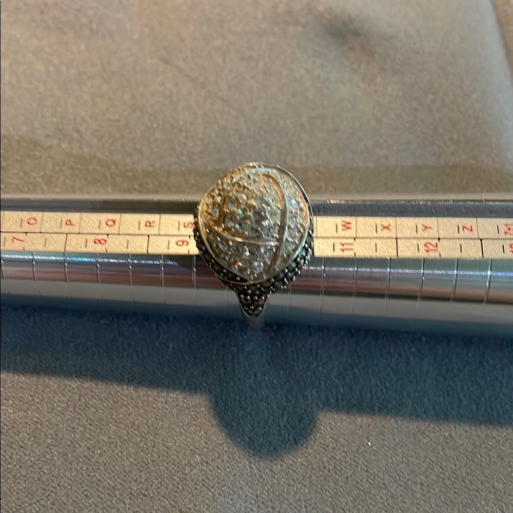 Elegant Gold and Silver Women's Ring